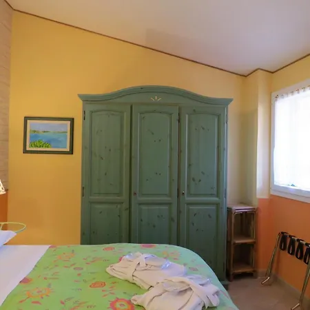 Dei Doria & Oda ve Kahvaltı 4*